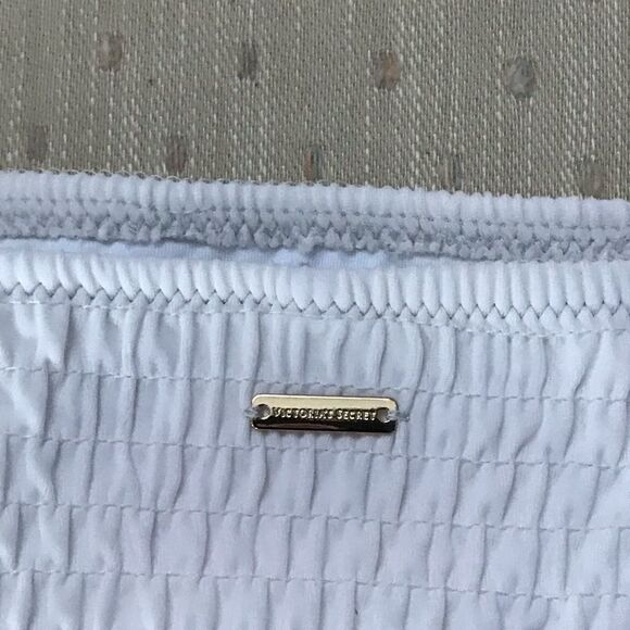VICTORIAS Secret bikini bottom smocked finish - Picture 5 of 8